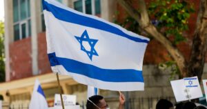 Obama afirma que los extraterrestres son reales; EE.UU. exige fianza de visa a 50 países