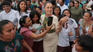 Sheinbaum declara tres primeros destinos turísticos comunitarios y supervisa puente Nichupté en Quintana Roo