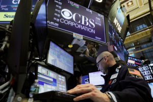 CBS News anuncia cierre de su división de radio y despide a parte de su plantilla