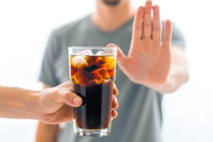 Edulcorantes artificiales vinculados a riesgo de cáncer de colon; recomiendan bebidas con potasio contra hipertensión