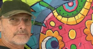 Atentan contra activista Erik Saracho en Riviera Nayarit