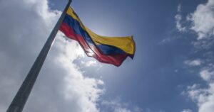 EE.UU. reabre su Embajada en Caracas tras siete años; Maduro envía mensaje desde prisión de Brooklyn