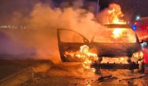 Emergencias en San Pedro: colapso de techo por choque e incendio de vehículo