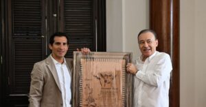 Reporta Durazo decomiso de 14.8 millones de dosis de droga y entrega becas en Sonora