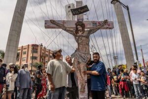 Semana Santa 2026: Viacrucis Migrante en Tijuana, representación en reclusorio y quema de Judas en CDMX