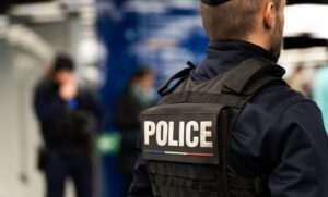 Terremoto en Indonesia activa alerta de tsunami; ataques rusos dejan 10 muertos en Ucrania