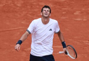 Rafael Jódar remonta ante Pablo Carreño y alcanza los cuartos de final de Roland Garros