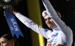 Isaac del Toro refuerza tercer lugar en el Tour de Francia tras etapa 19