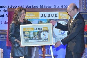 Lotería Nacional emite billete conmemorativo por 75 aniversario de la FCPyS