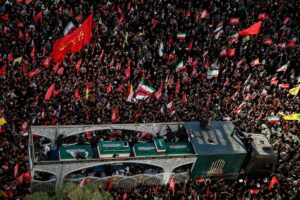 Sepultan a Ali Jameneí en el santuario de Mashad tras una semana de funerales