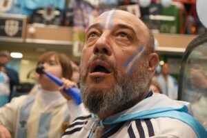 Caparrós y Villoro retoman su correspondencia literaria tras el inicio del Mundial 2026