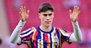 Armando Hormiga González se despide de Chivas y parte a Grecia para firmar con Olympiacos