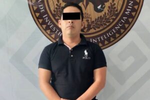 Detienen en Chiapas a agente de la FGR por presunta extorsión a comerciantes